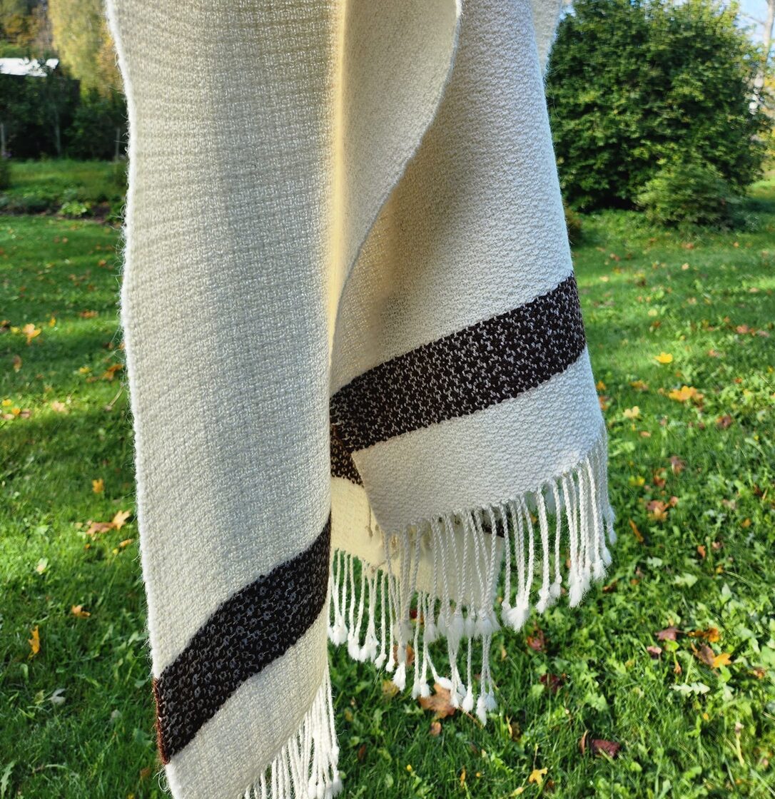 Handwoven shawl 2